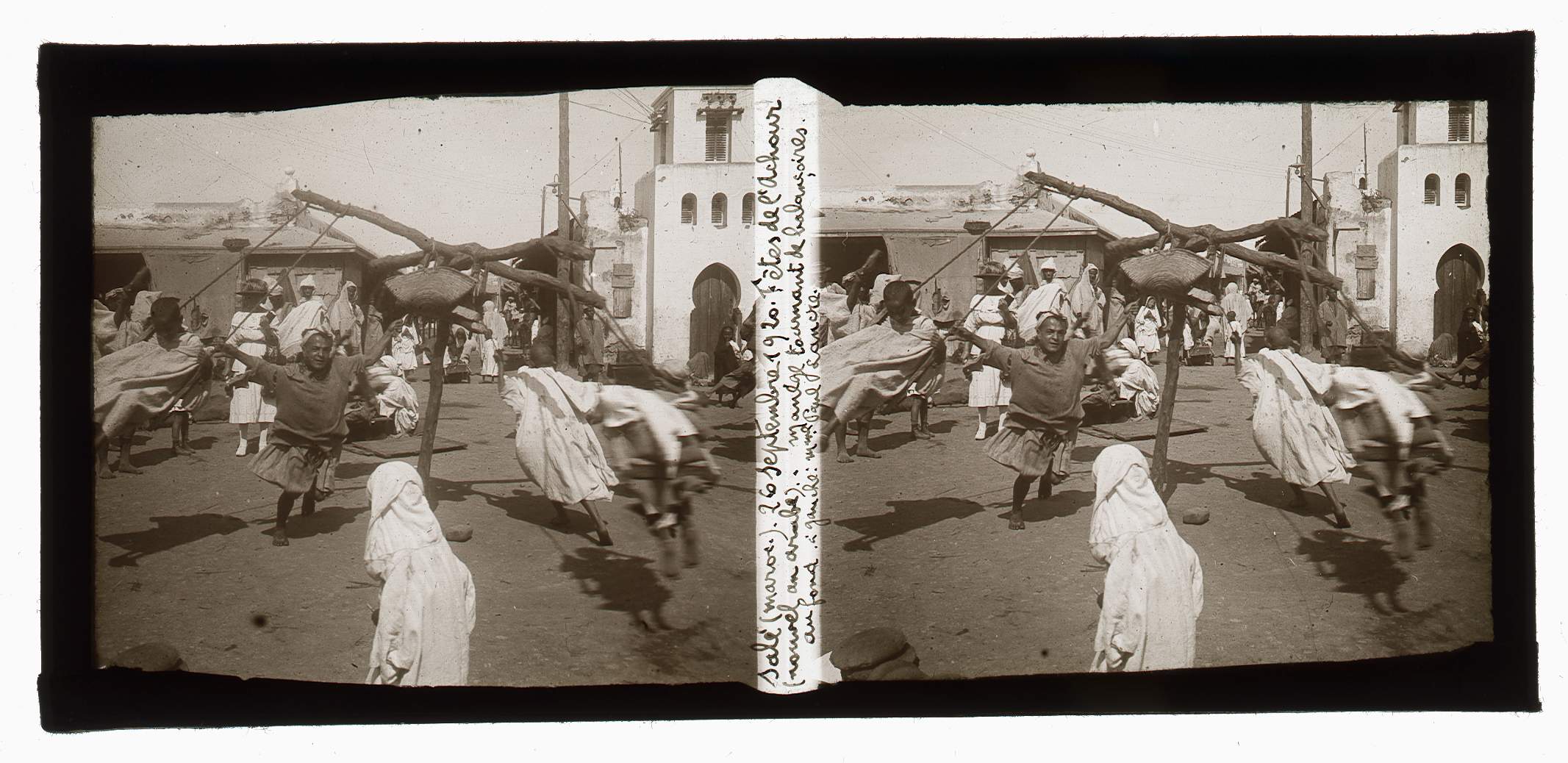 Paul Lancre, Salé, Maroc, manège tournant de balançoires | Arch. dép. Orne, 86 Fi 3/460